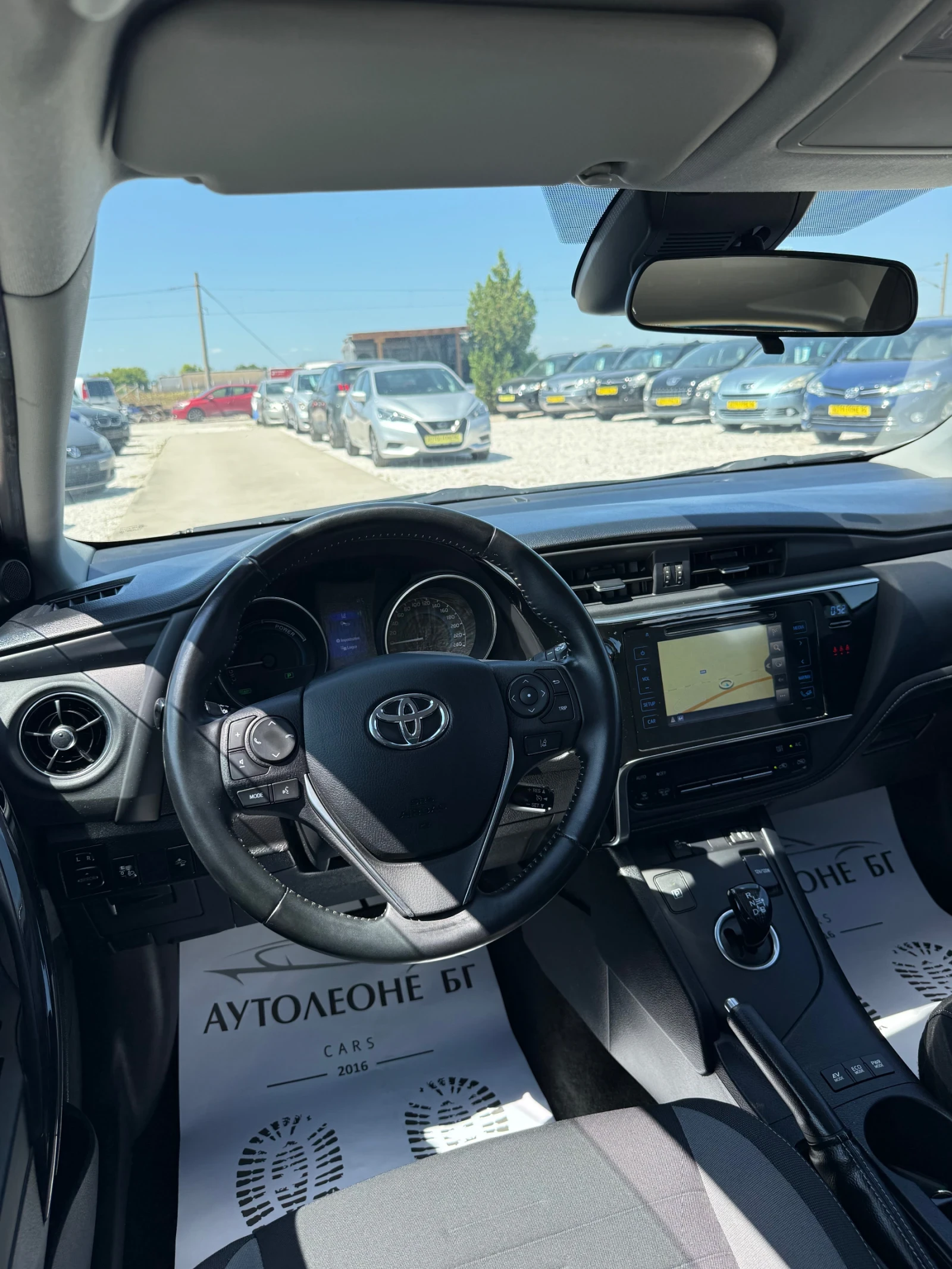 Toyota Auris 1.8 HYBRID, снимка 7 - Автомобили и джипове - 55672130