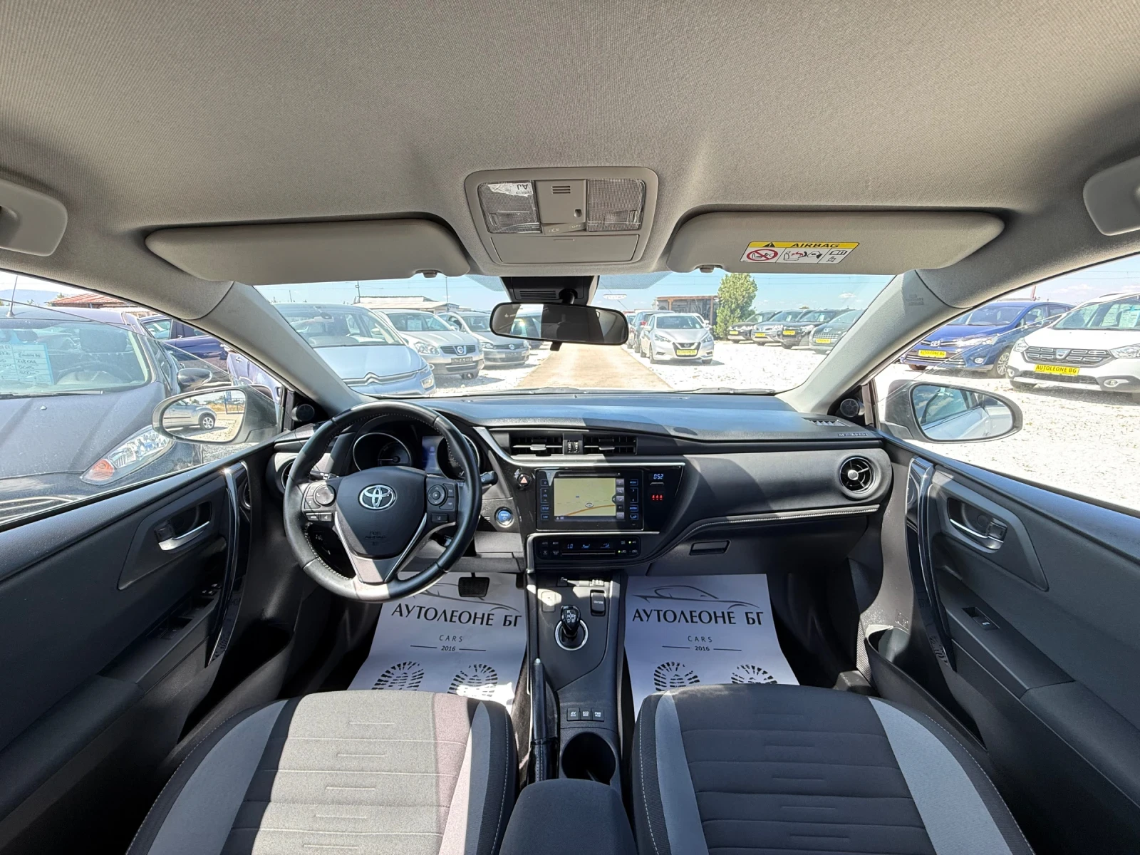 Toyota Auris 1.8 HYBRID, снимка 9 - Автомобили и джипове - 55672130