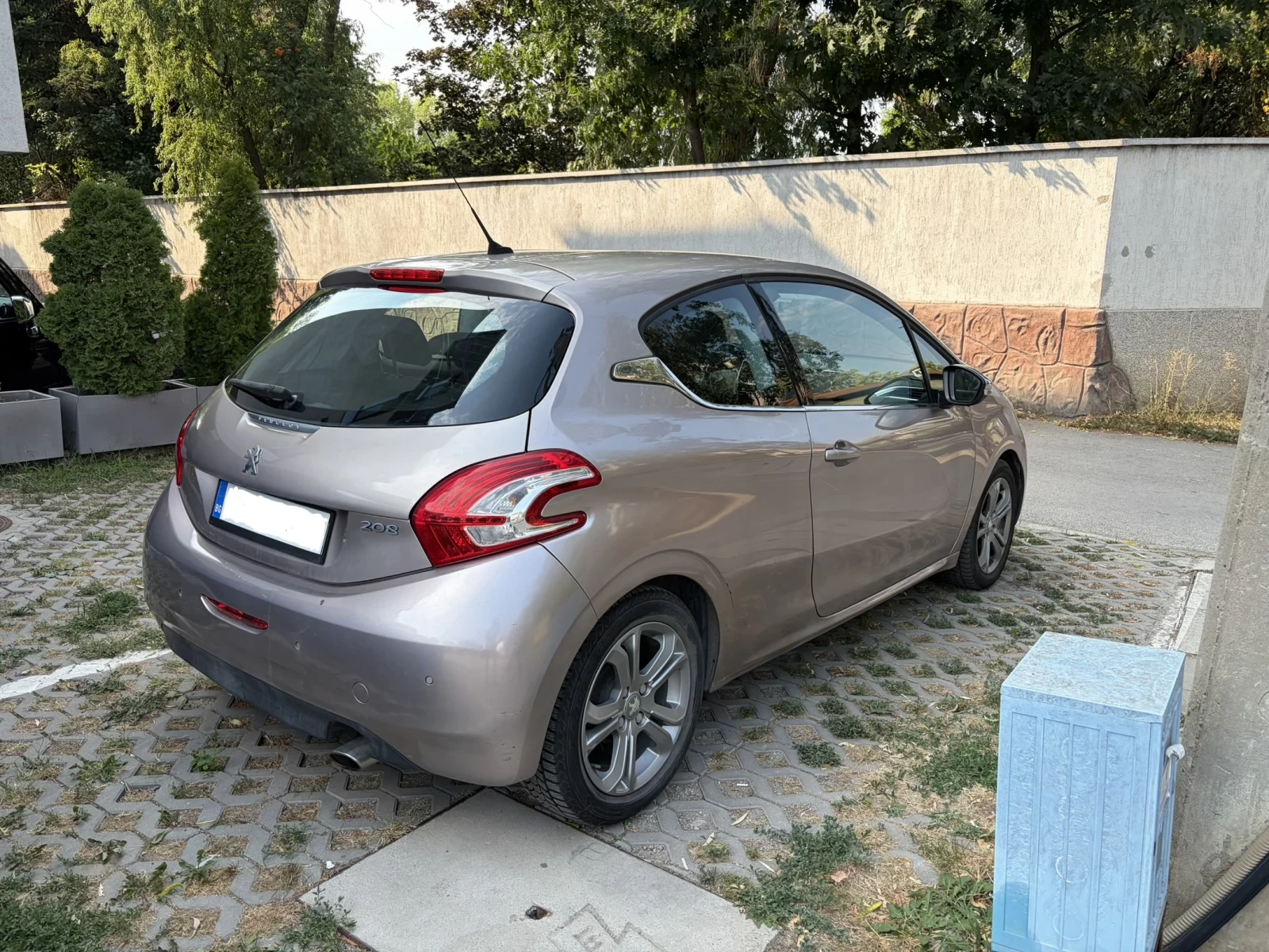 Peugeot 208, снимка 4 - Автомобили и джипове - 55709684
