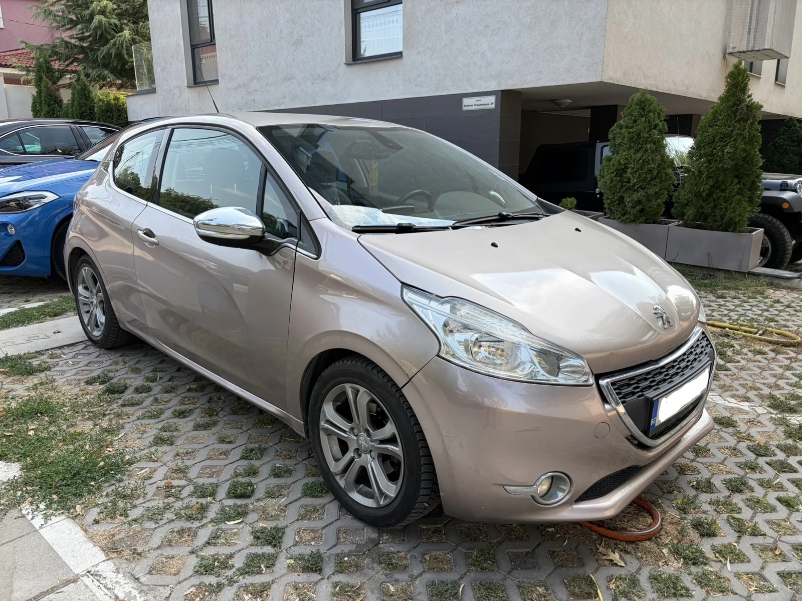 Peugeot 208, снимка 3 - Автомобили и джипове - 55709684
