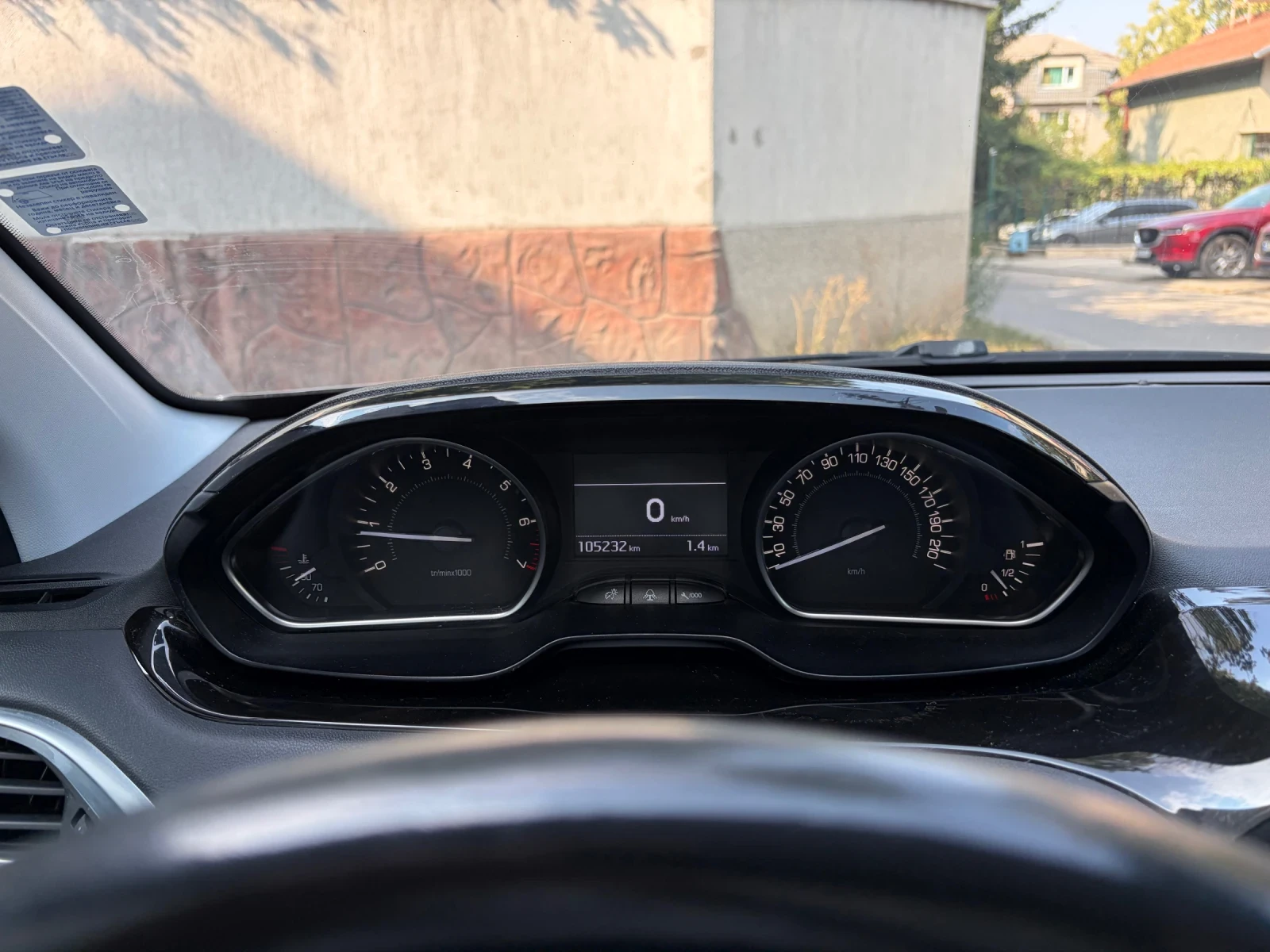 Peugeot 208, снимка 7 - Автомобили и джипове - 55709684