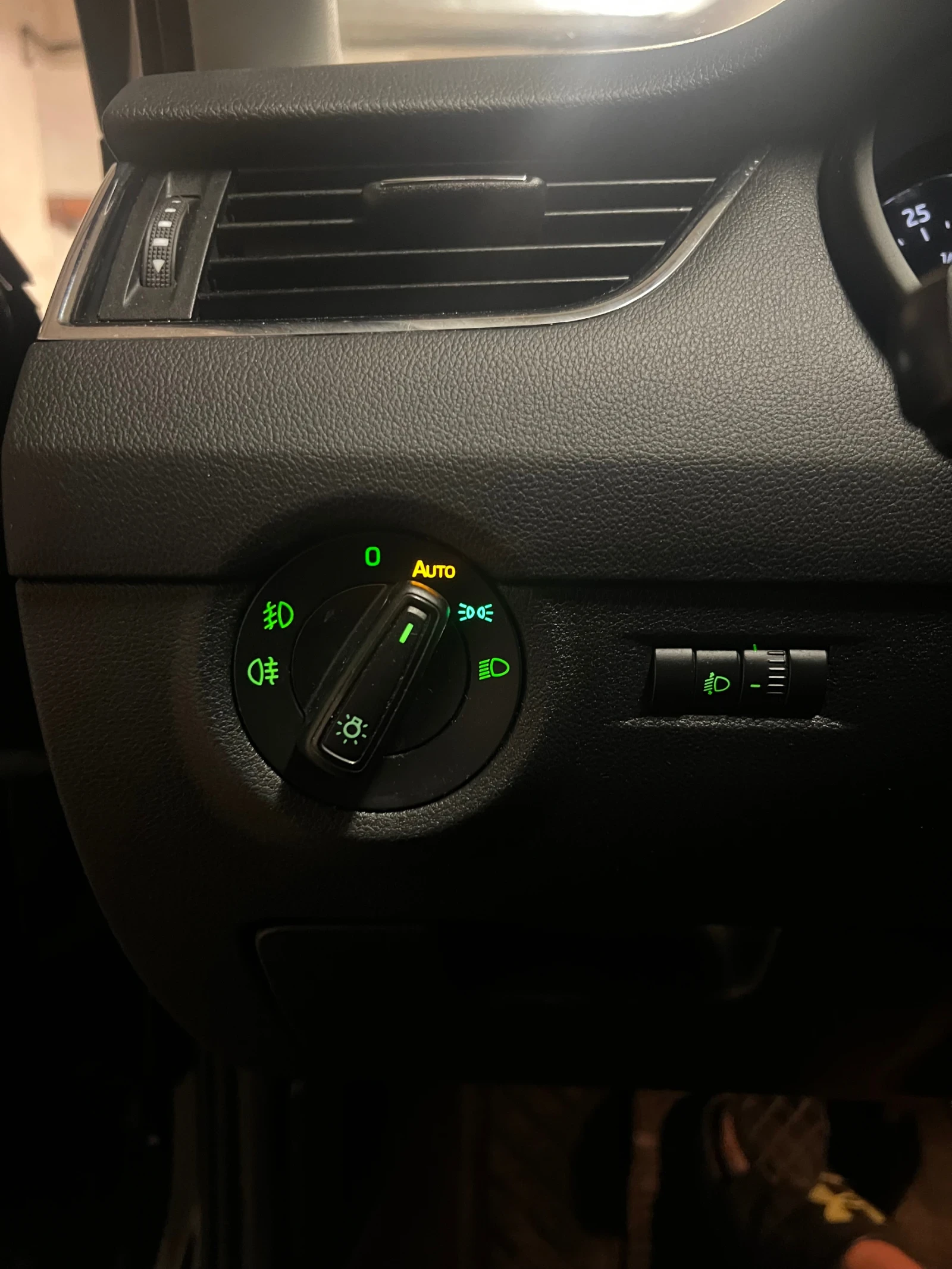 Skoda Octavia 2.0 дизел 150 коня с история, снимка 7 - Автомобили и джипове - 55756210