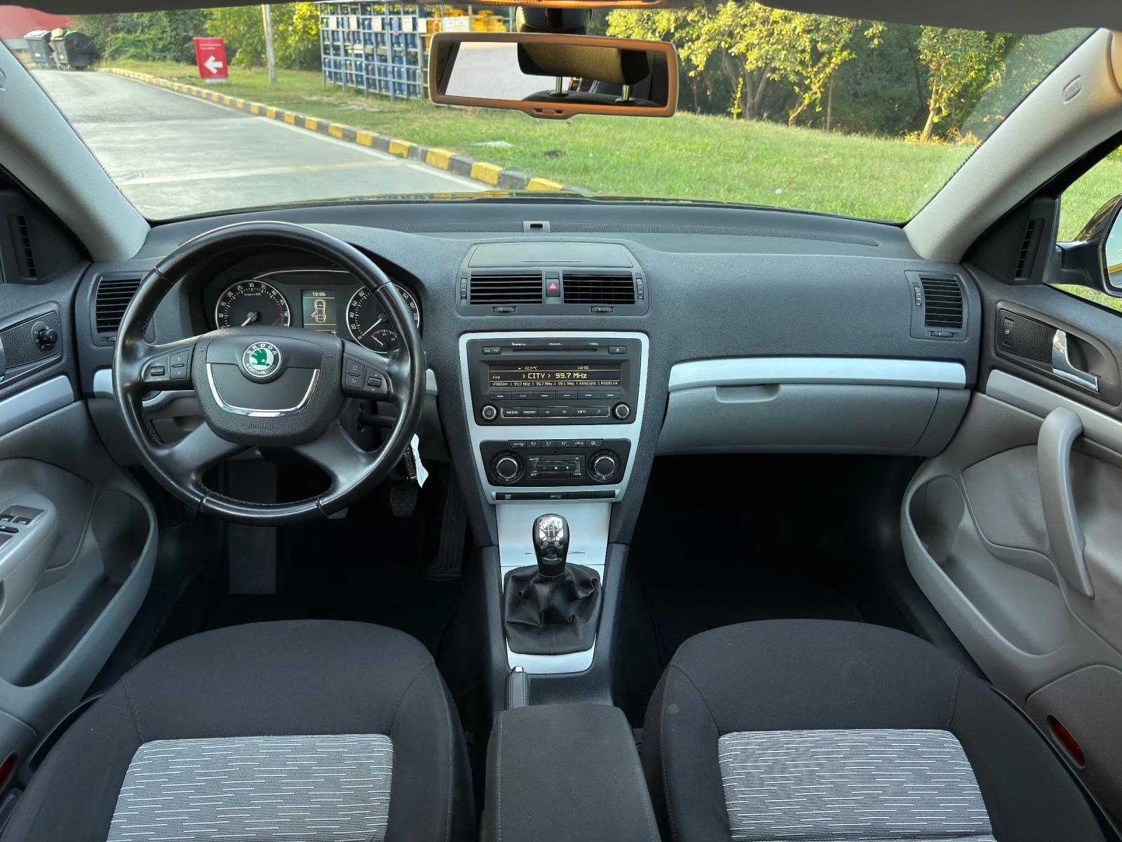 Skoda Octavia 1.6TDI Климатроник/217х км/Италия/ТОП !!, снимка 13 - Автомобили и джипове - 55939418