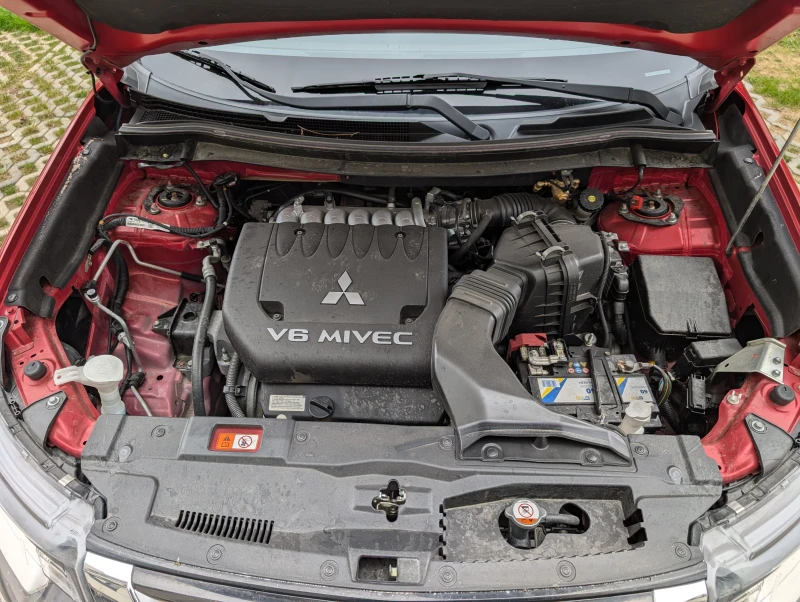 Mitsubishi Outlander 3.0 v6 224кс S-AWC 6АТ ГАЗ, снимка 2 - Автомобили и джипове - 52319990