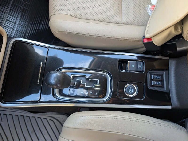 Mitsubishi Outlander 3.0 v6 224кс S-AWC 6АТ ГАЗ, снимка 15 - Автомобили и джипове - 52319990