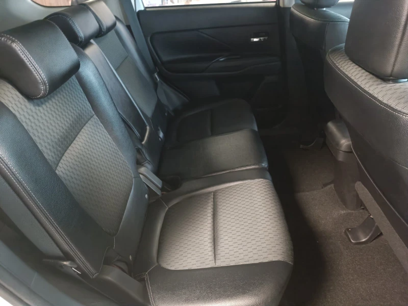 Mitsubishi Outlander III 2.2 DI-D, снимка 11 - Автомобили и джипове - 53305707