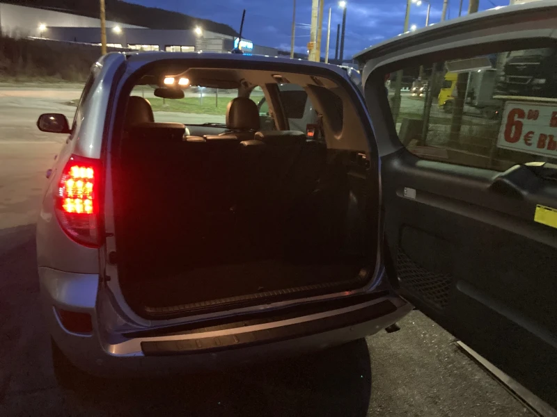 Toyota Rav4 2.2 D4D 150ks 4x4 EVRO 5, снимка 6 - Автомобили и джипове - 53474621