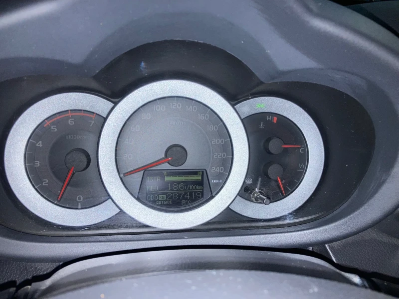 Toyota Rav4 2.2 D4D 150ks 4x4 EVRO 5, снимка 8 - Автомобили и джипове - 53474621