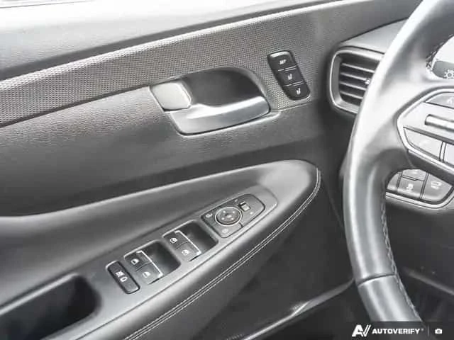 Hyundai Santa fe * Luxury * ДИСТРОНИК * 360 * PANO, снимка 13 - Автомобили и джипове - 54151024