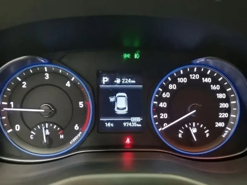 Hyundai Kona Diesel 1.6 2Wd Premium, снимка 17 - Автомобили и джипове - 56129638