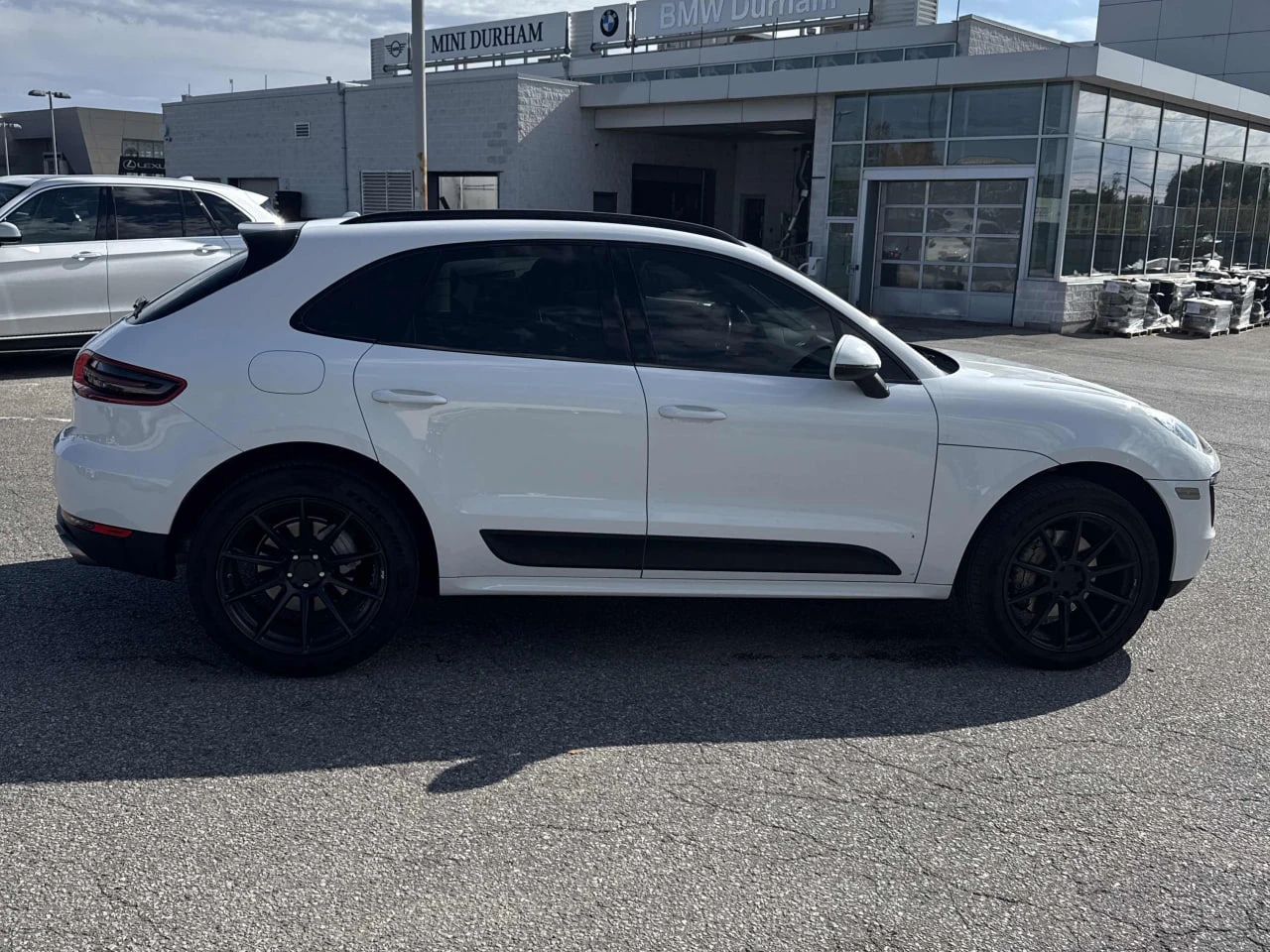 Porsche Macan * АВТО КРЕДИТ* ЦЕНА ДО БГ * СЕРВИЗНА ИСТОРИЯ *  - изображение 3