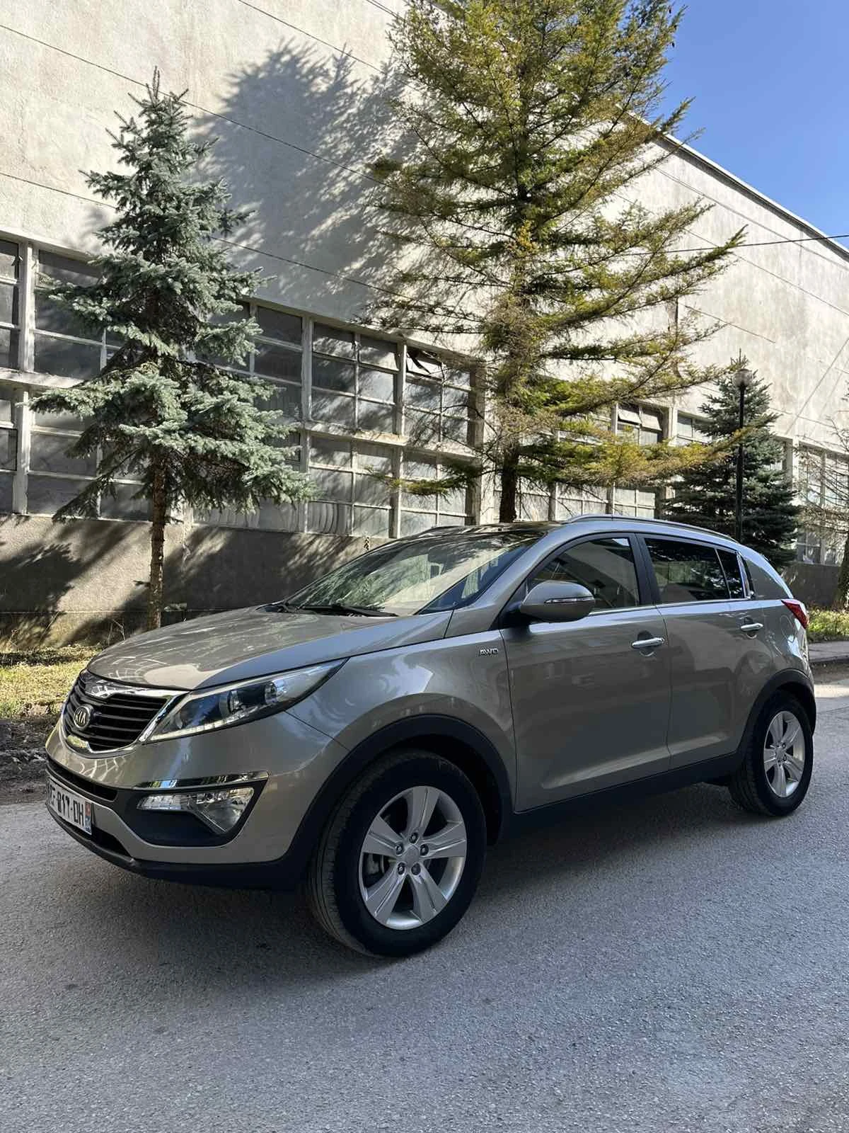 Kia Sportage  2.0CRDI 4x4 PANORAMA, снимка 3 - Автомобили и джипове - 53894253