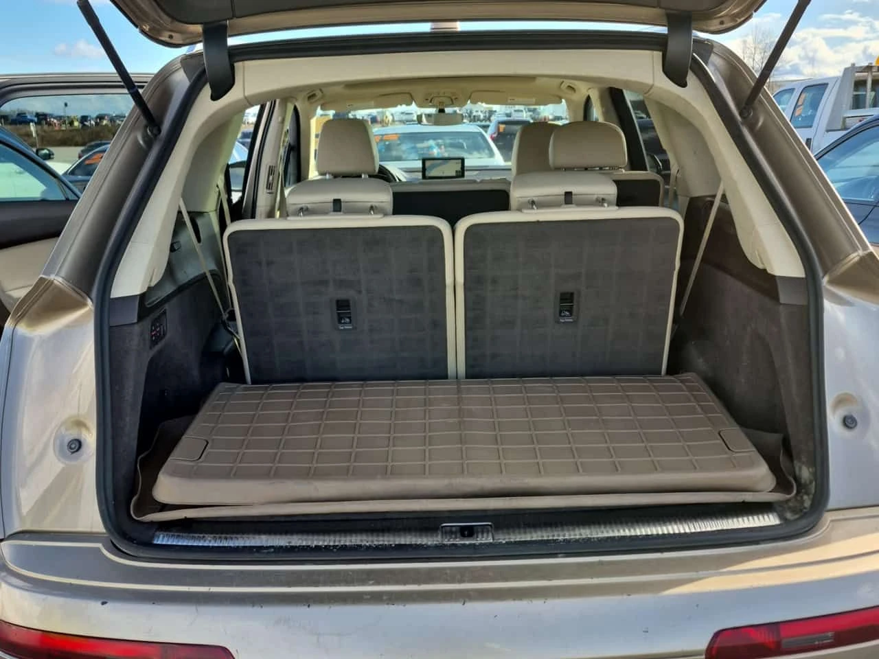 Audi Q7 PRESTIGE /CARFAX/MATRIX/Подгрев/Обдух/Панорама, снимка 13 - Автомобили и джипове - 53982979