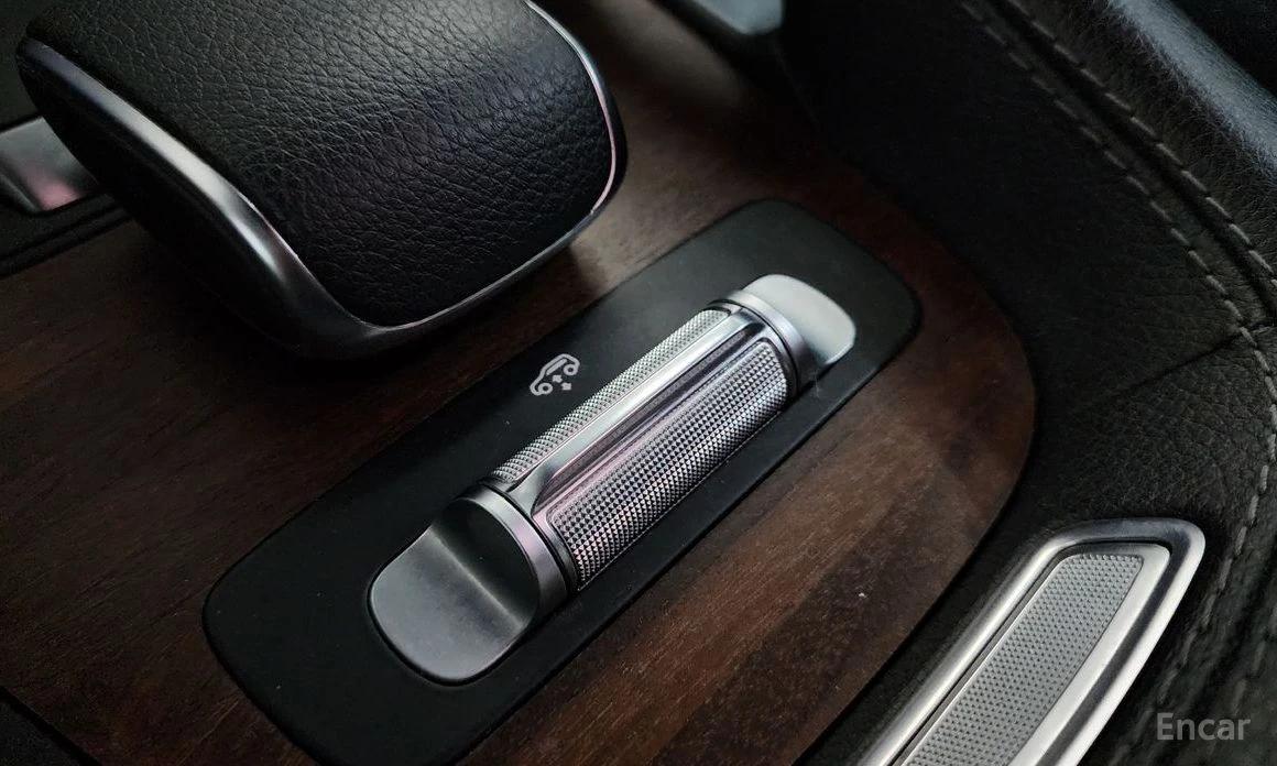 Mercedes-Benz GLE 350 E* HYBRID* BURMESTER* ОБДУХВАНЕ* LANE* ASSIST* , снимка 12 - Автомобили и джипове - 54123717