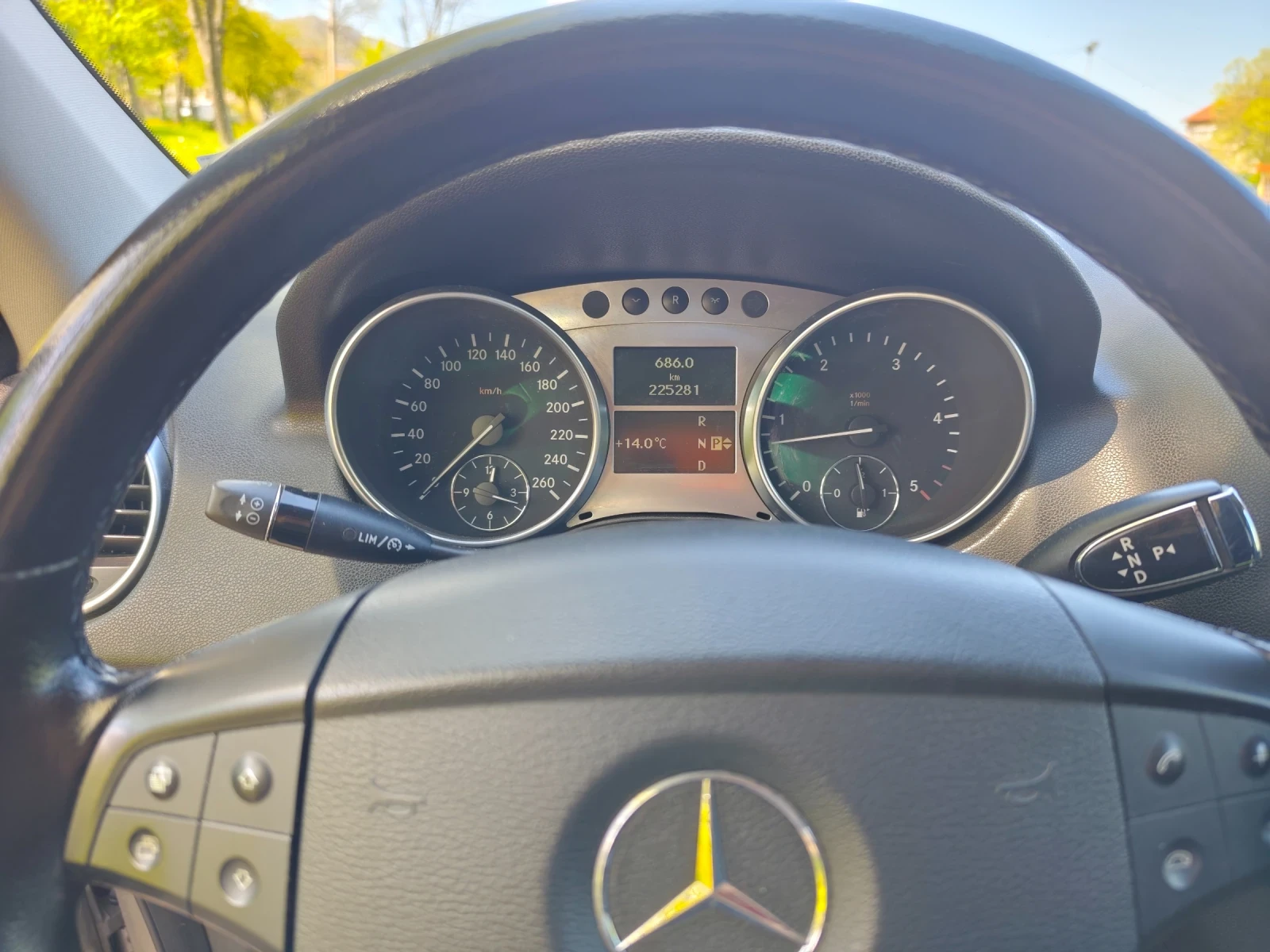 Mercedes-Benz ML 320, снимка 10 - Автомобили и джипове - 54595227