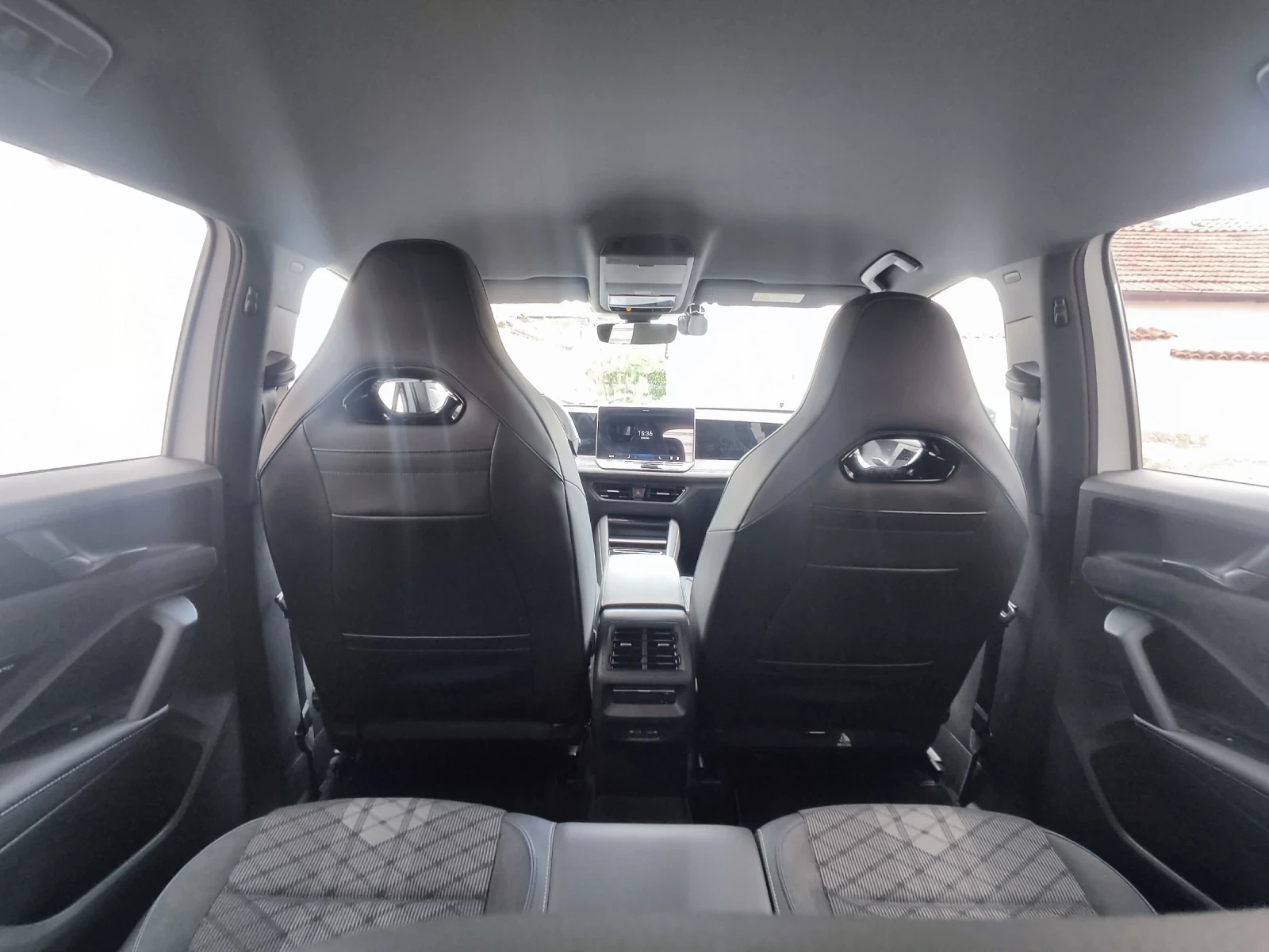 VW Tiguan R- Line 2.0TDI 4Motion , снимка 6 - Автомобили и джипове - 54652537