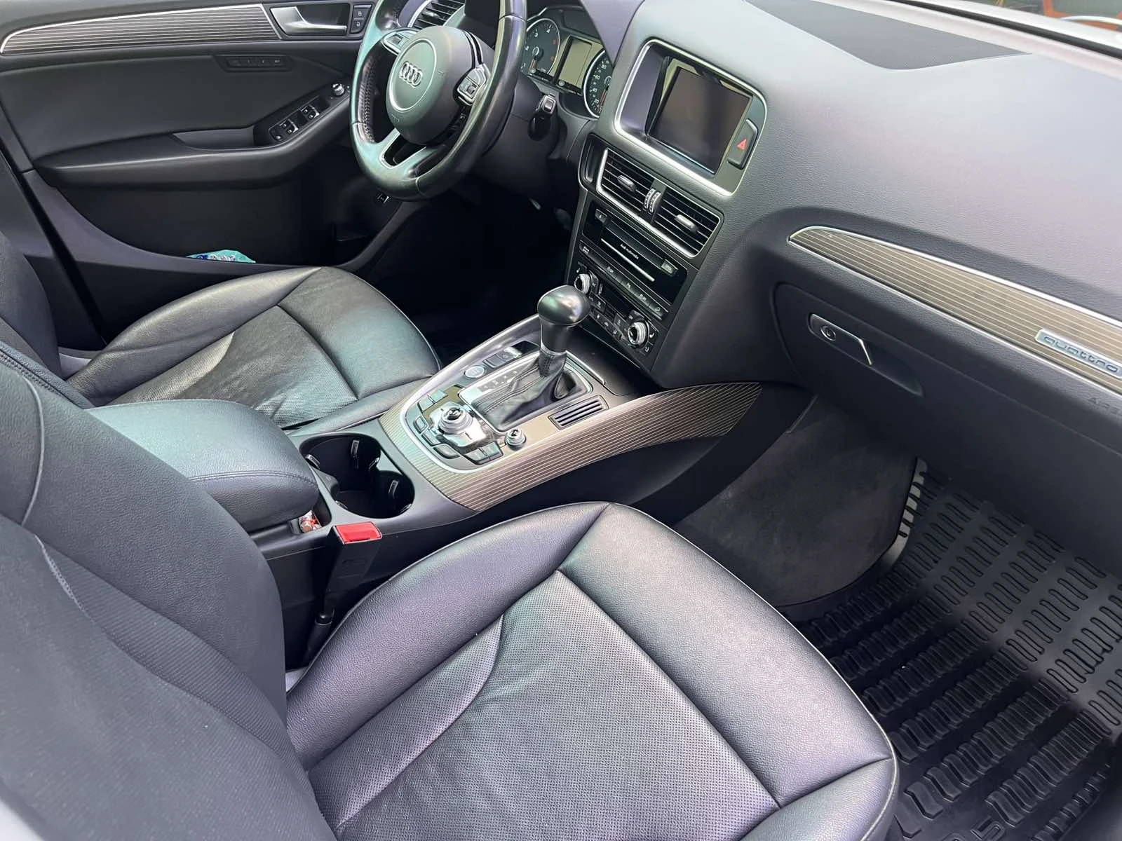 Audi Q5 2.0TDI* FULL* Distr* Cam* Pano* Lane assist* klima, снимка 7 - Автомобили и джипове - 55652724