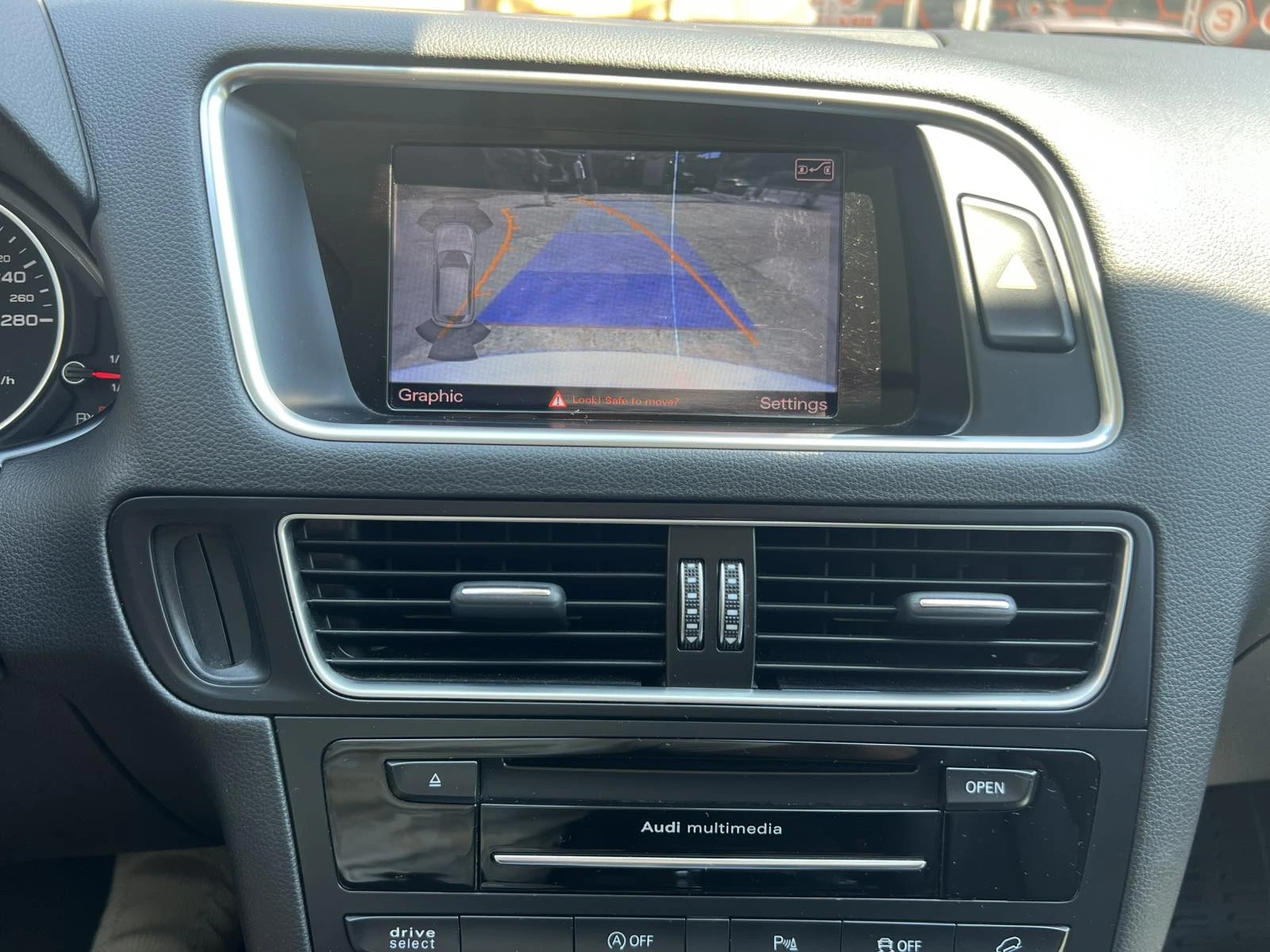 Audi Q5 2.0TDI* FULL* Distr* Cam* Pano* Lane assist* klima, снимка 11 - Автомобили и джипове - 55652724