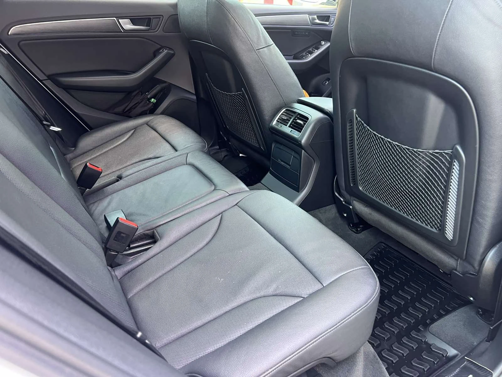 Audi Q5 2.0TDI* FULL* Distr* Cam* Pano* Lane assist* klima, снимка 9 - Автомобили и джипове - 55652724