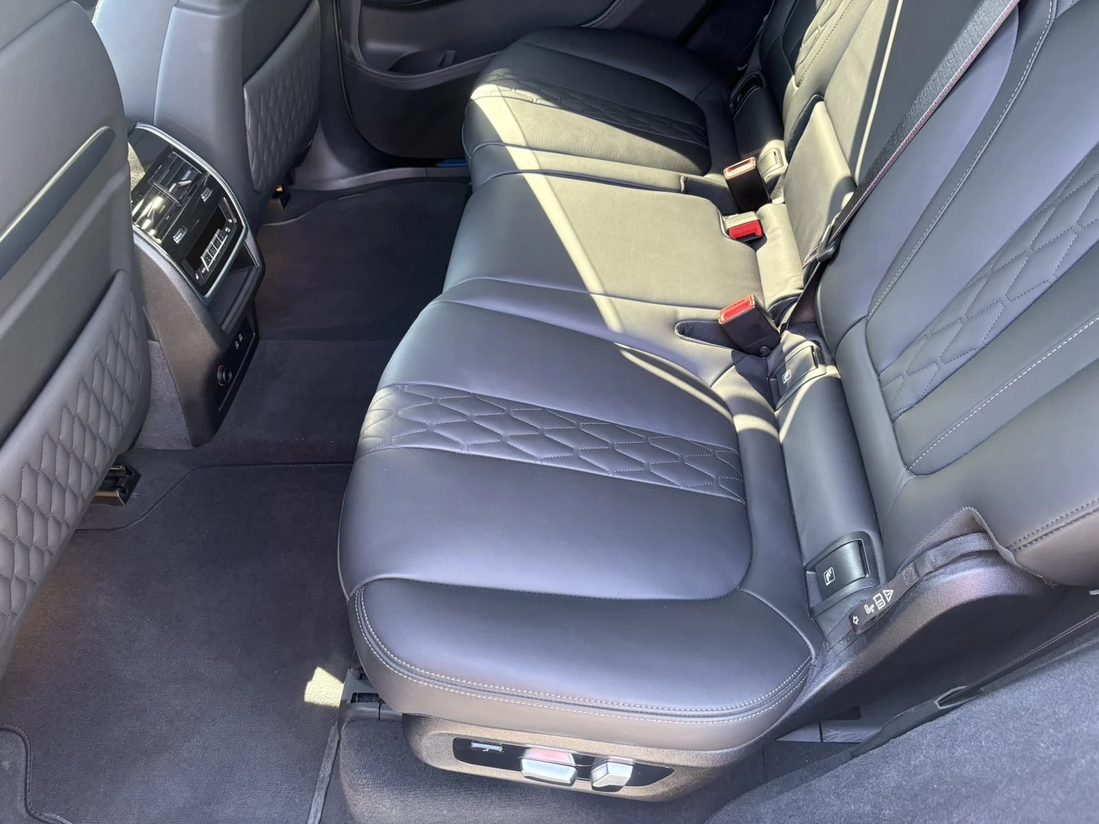 BMW X7 M60i, снимка 8 - Автомобили и джипове - 56297620