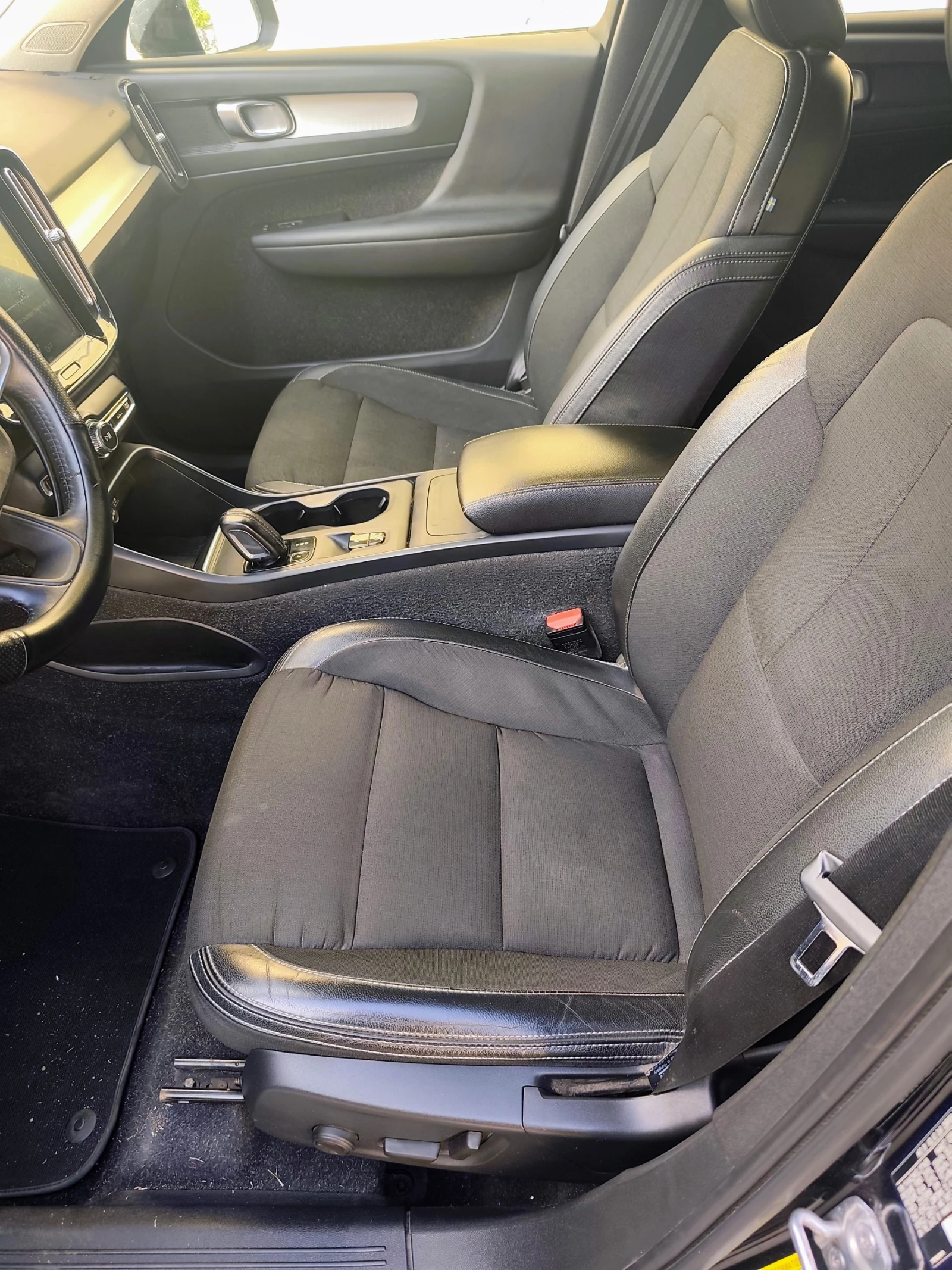 Volvo XC40 2000, снимка 10 - Автомобили и джипове - 56429809