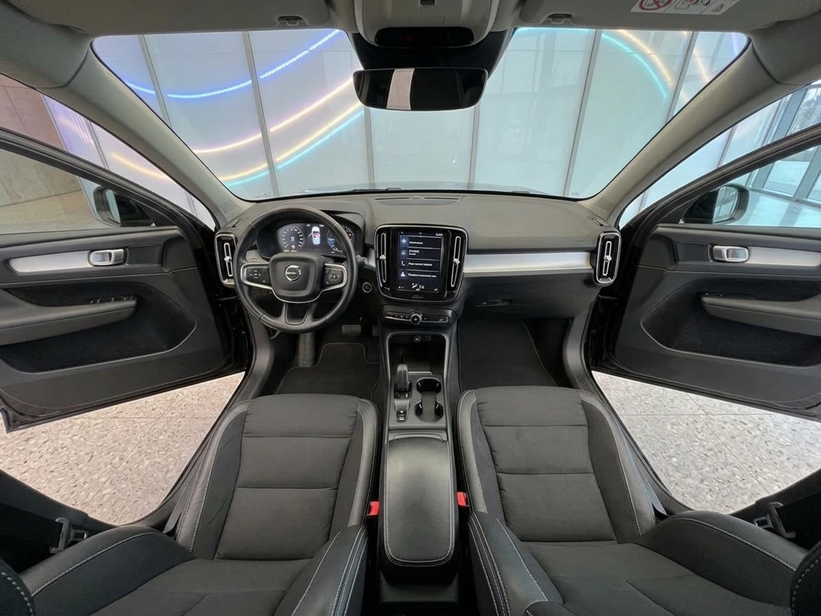Volvo XC40 2020г, снимка 8 - Автомобили и джипове - 56429809