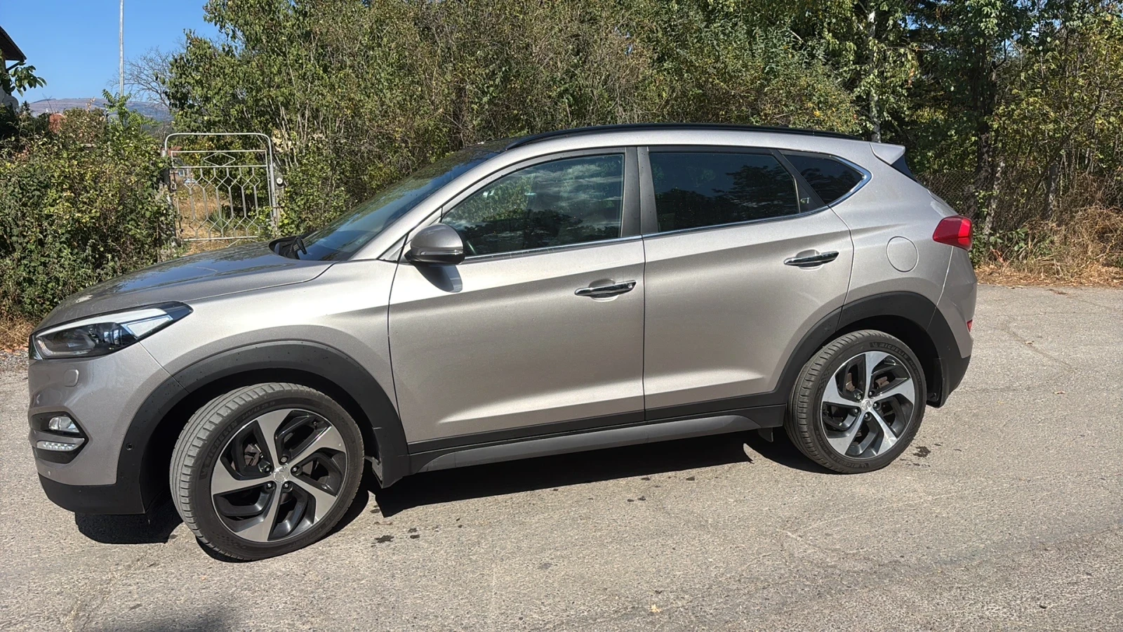 Hyundai Tucson, снимка 7 - Автомобили и джипове - 56430234