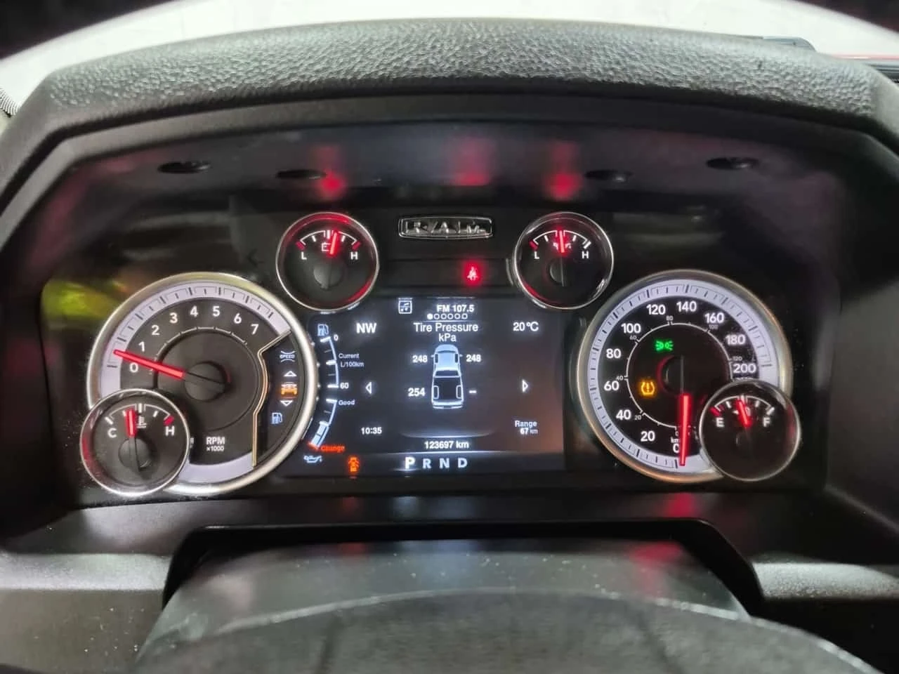 Dodge RAM 1500 * 4x4 Crew Cab 5'7" Box Express Crew Cab  | Mobile.bg � ����������� 11