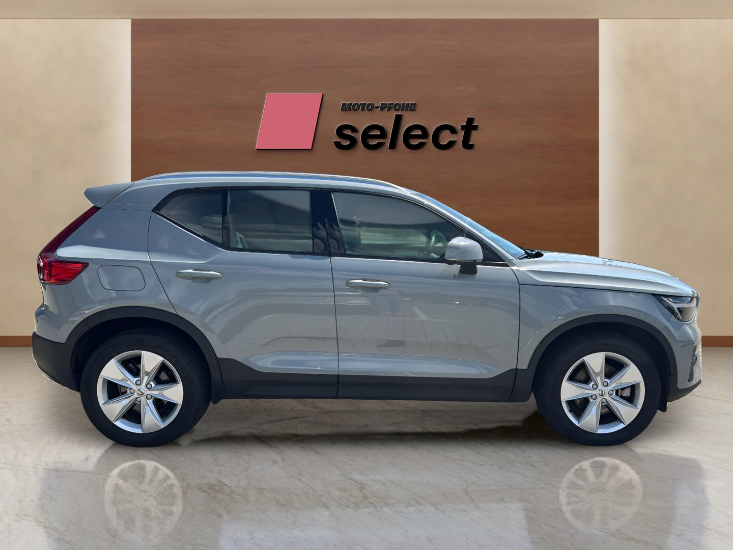Volvo XC40 2.0 B3, снимка 5 - Автомобили и джипове - 56586779