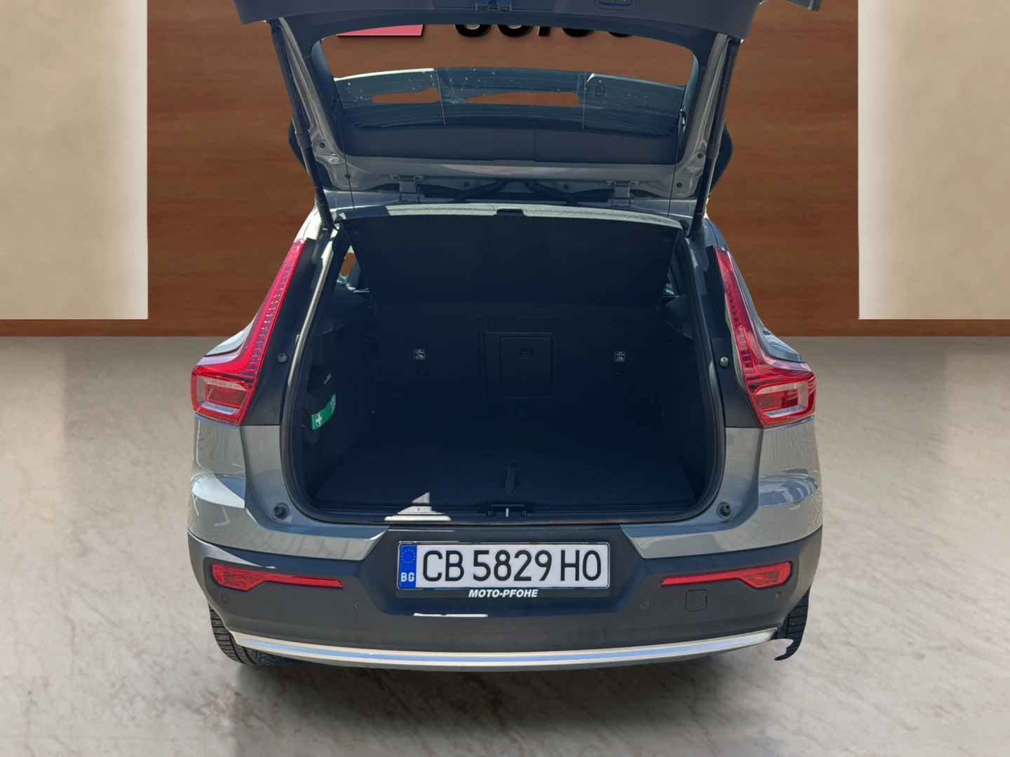 Volvo XC40 2.0 B3, снимка 9 - Автомобили и джипове - 56586779