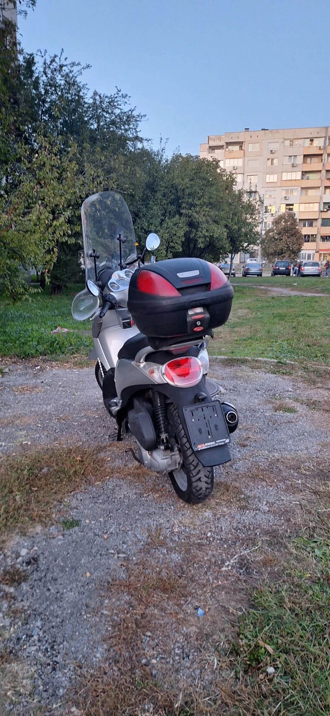 Aprilia Scarabeo 250 ie - изображение 3