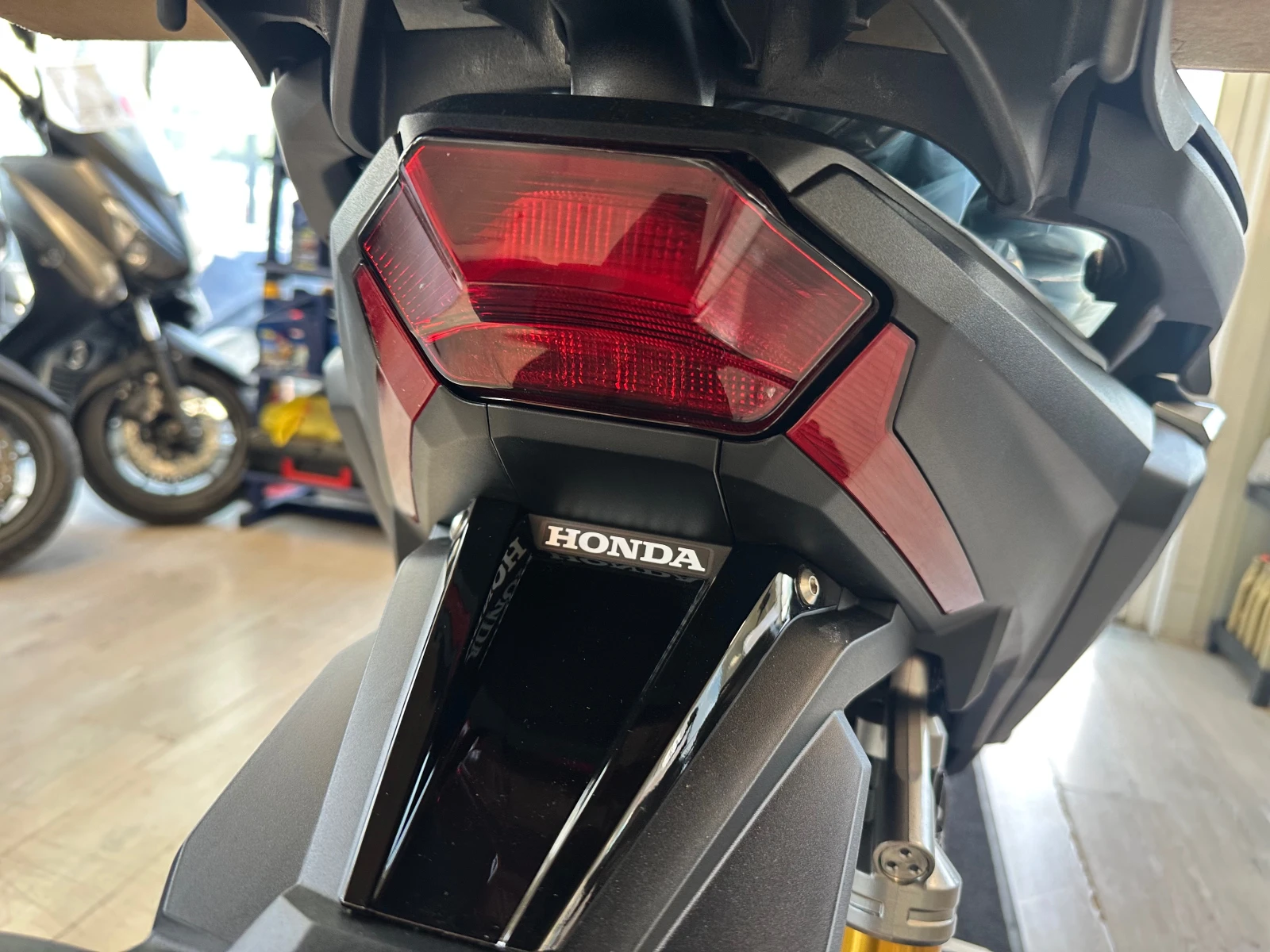 Honda X-ADV 350 Iridium Gray НОВ-0км., снимка 4 - Мотоциклети и мототехника - 55003115