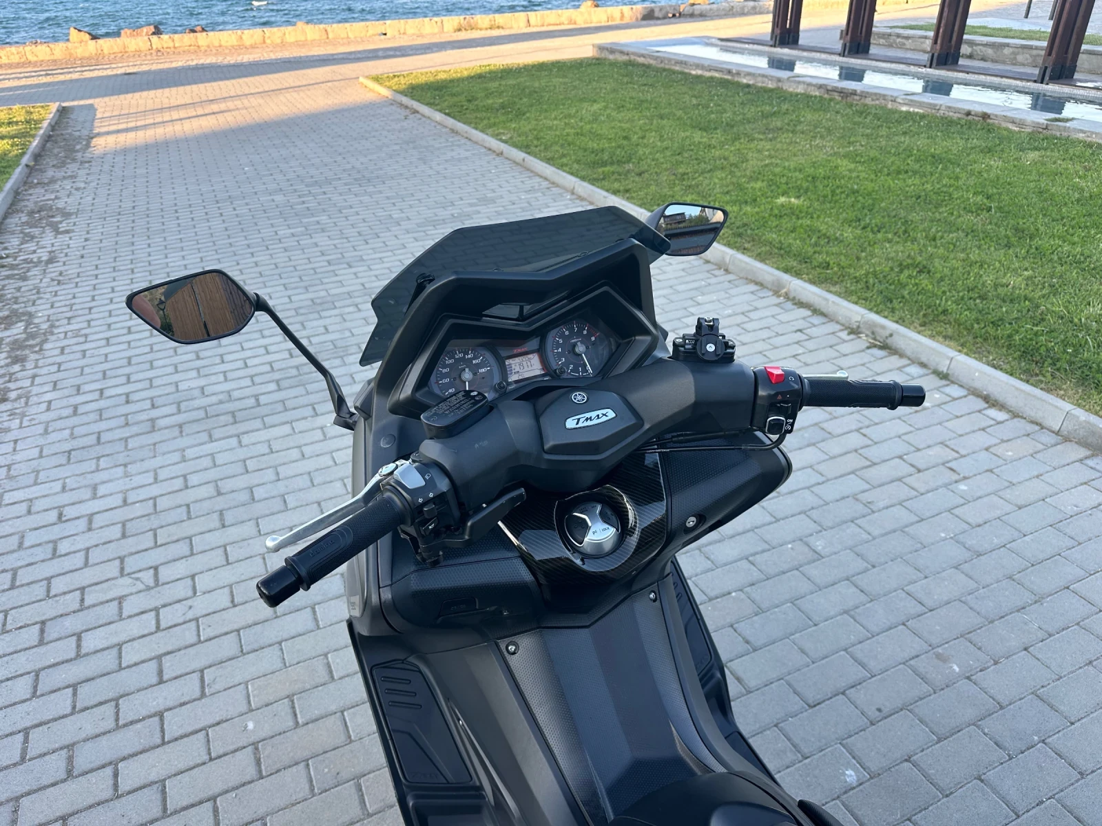 Yamaha T-max 530i, снимка 11 - Мотоциклети и мототехника - 55691477