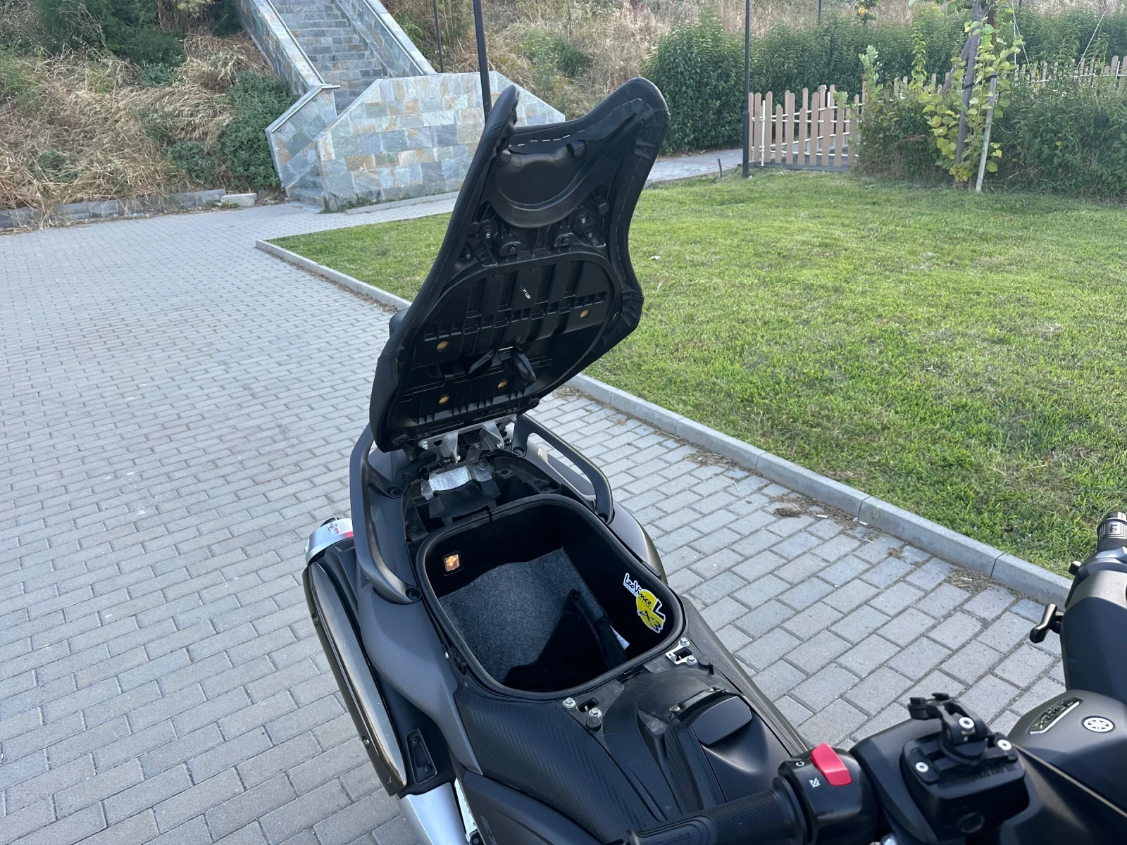 Yamaha T-max 530i, снимка 16 - Мотоциклети и мототехника - 55691477