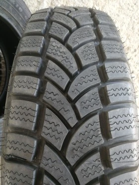 Гуми Зимни 205/75R16, снимка 3 - Гуми и джанти - 45863846