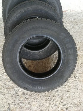 Гуми Зимни 205/75R16, снимка 5 - Гуми и джанти - 45863846