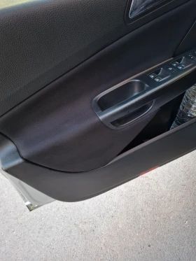 VW Passat 1.9 TDI High Line, снимка 16