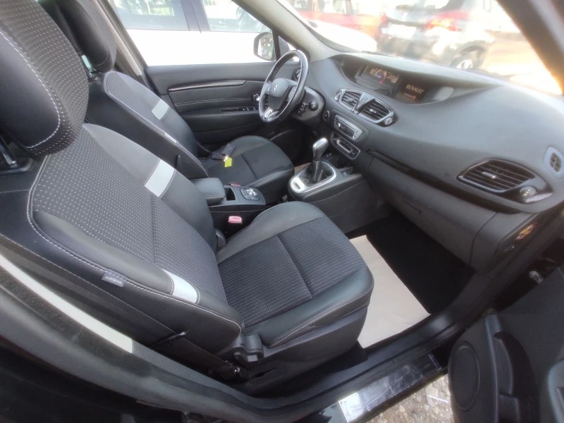 Renault Scenic 1.5DCi/AUTOMATIC/NAVi/FACELIFTE/110k.c., снимка 9 - Автомобили и джипове - 46582265