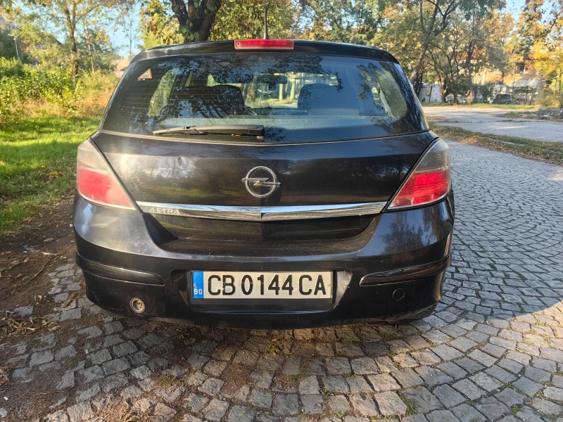 Opel Astra 1.6 Газ Facelift, снимка 6 - Автомобили и джипове - 47411889