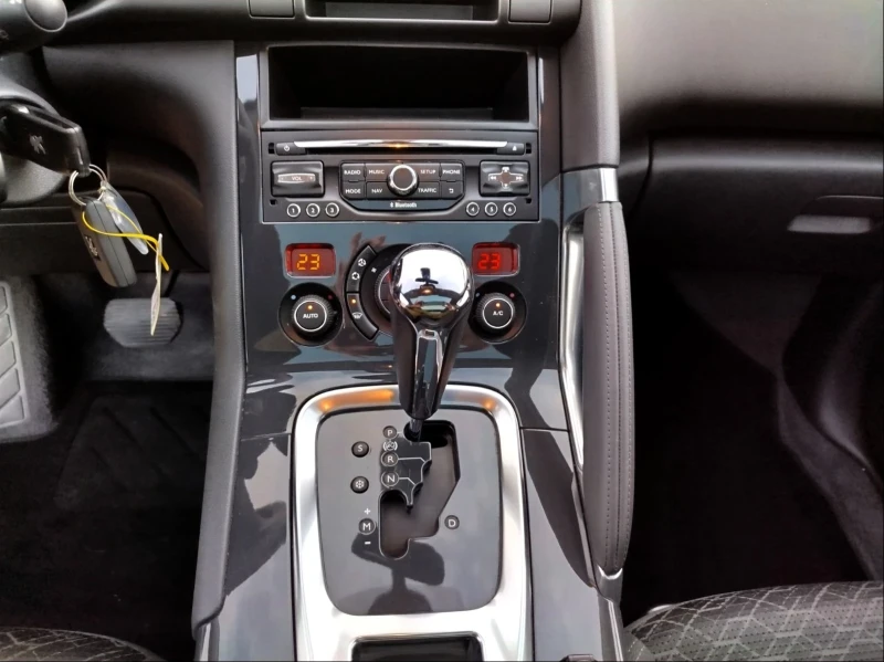 Peugeot 3008 1.6 турбо* Allure* Автоматик* ТОП, снимка 14 - Автомобили и джипове - 52373364