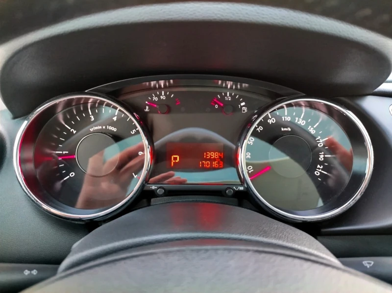 Peugeot 3008 1.6 турбо* Allure* Автоматик* ТОП, снимка 15 - Автомобили и джипове - 52373364