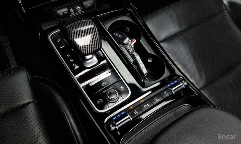 Kia Stinger, снимка 9 - Автомобили и джипове - 53239734