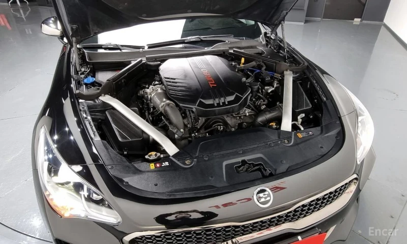 Kia Stinger, снимка 6 - Автомобили и джипове - 53239734