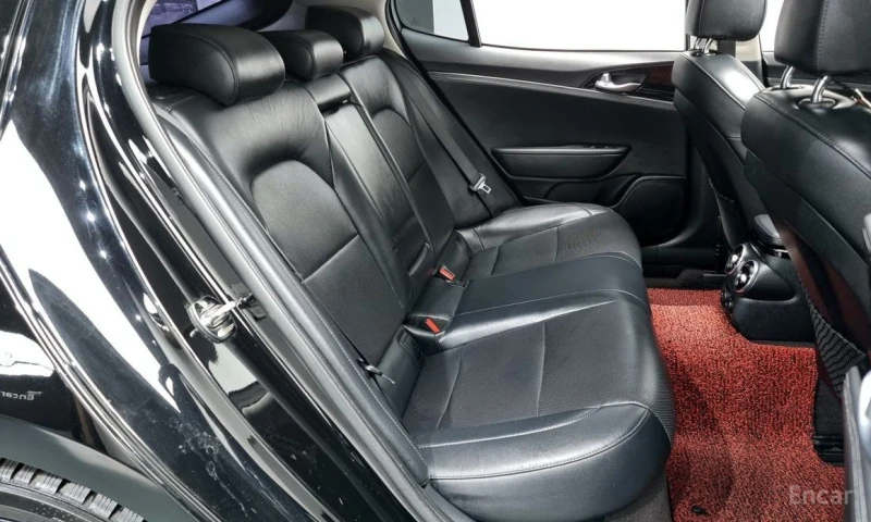 Kia Stinger, снимка 12 - Автомобили и джипове - 53239734