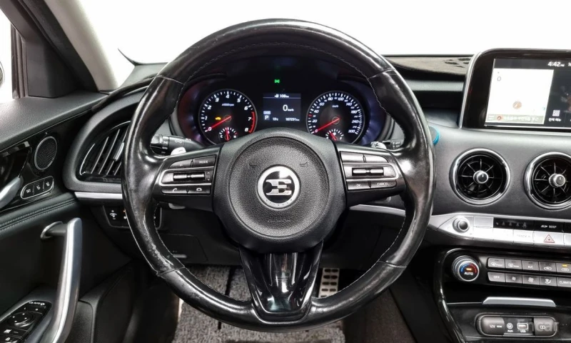 Kia Stinger, снимка 13 - Автомобили и джипове - 53239734