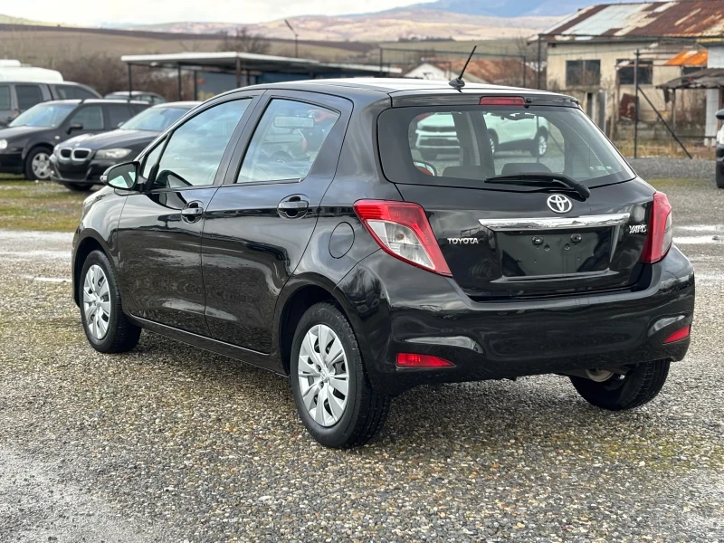 Toyota Yaris 1.0, снимка 5 - Автомобили и джипове - 53386398