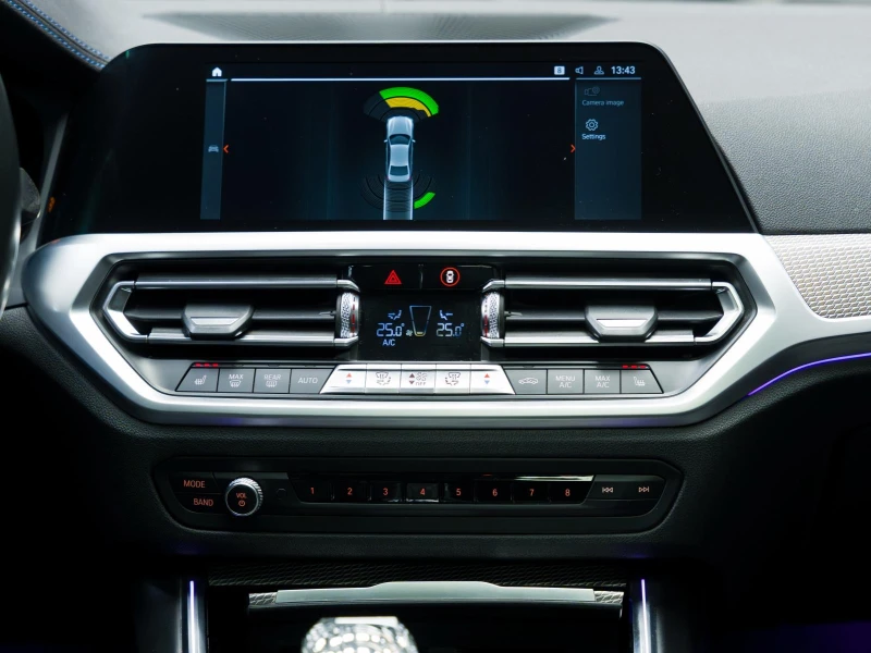 BMW 330 i* XDRIVE* M-PACK* CAMERA* PANO* , снимка 8 - Автомобили и джипове - 53455748