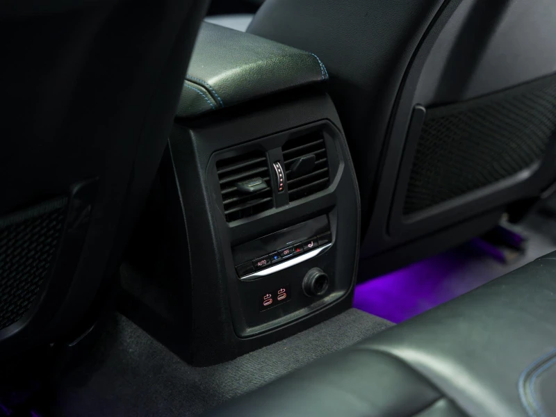 BMW 330 i* XDRIVE* M-PACK* CAMERA* PANO* , снимка 12 - Автомобили и джипове - 53455748