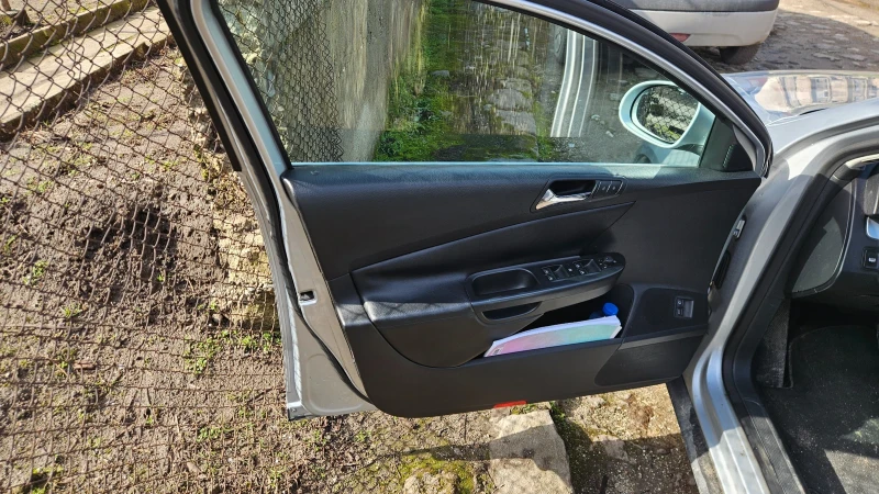 VW Passat, снимка 6 - Автомобили и джипове - 53580201