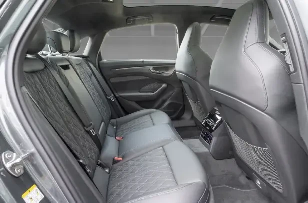 Audi A6 TDI Quattro = S-line = Tech Pro Гаранция, снимка 10 - Автомобили и джипове - 53969886